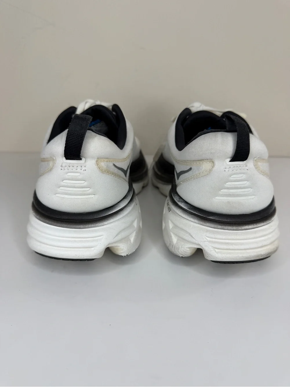 Hoka One One Bondi 8 1123202-WBLC Men's 10D Running Shoes White Black Sneakers